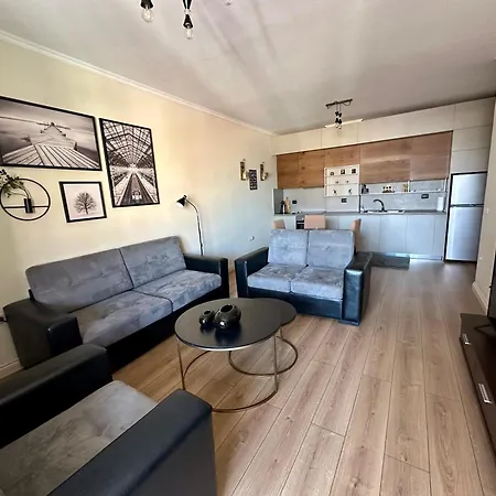Apartment Lucy's In Center Tirana